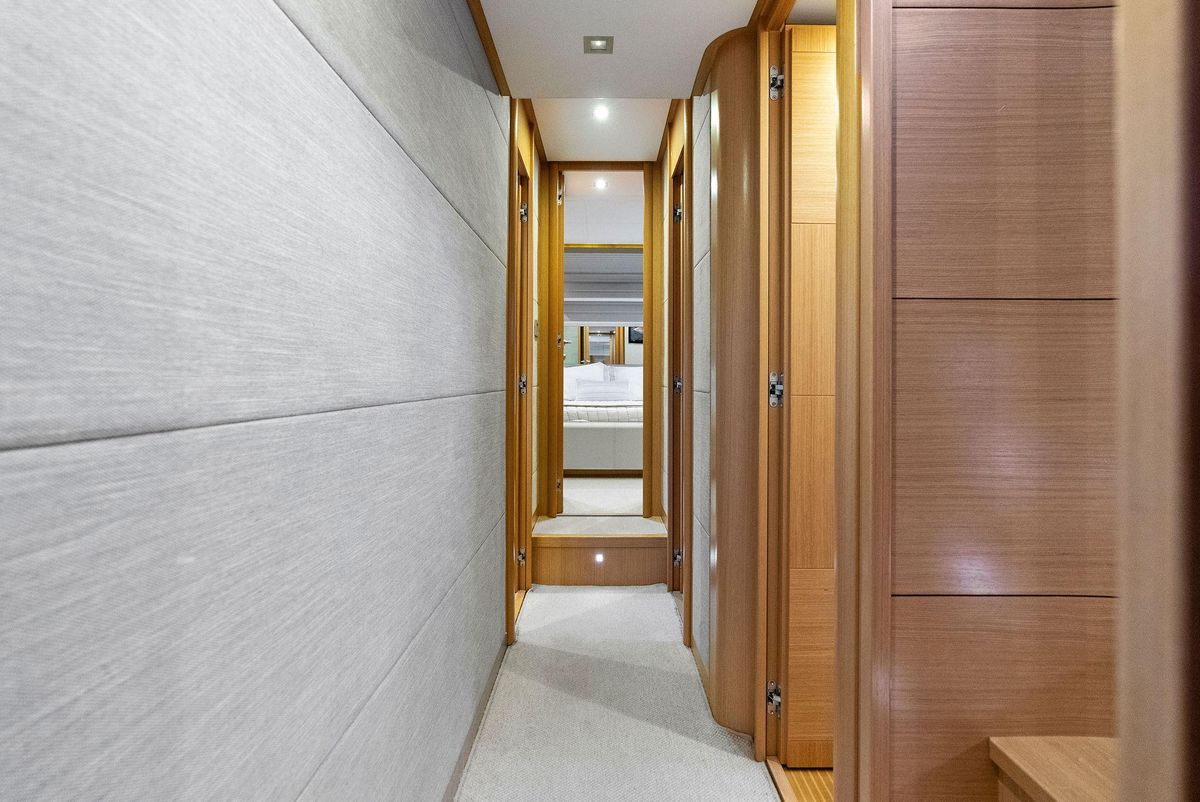 2012 Ferretti Yachts 80 
