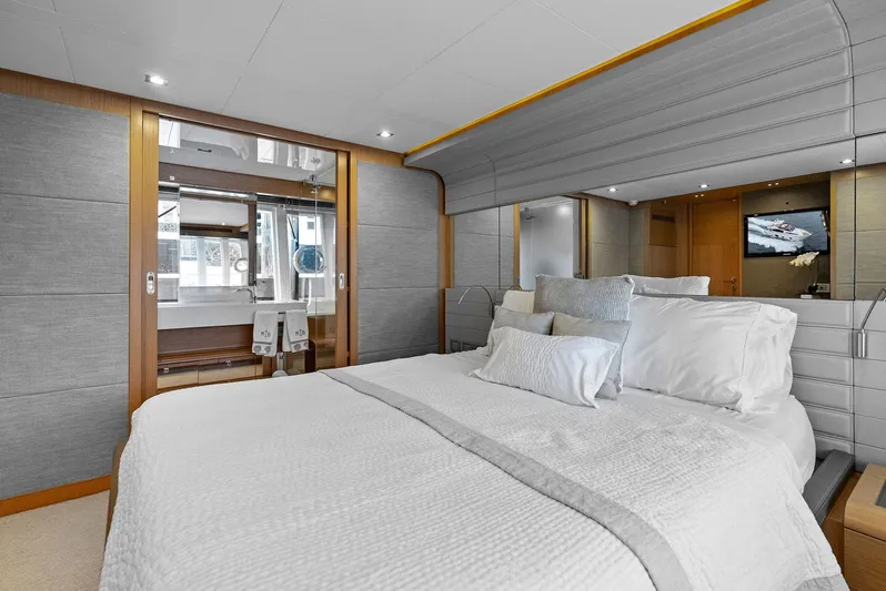 Bon Bon Yacht Photos Pics 