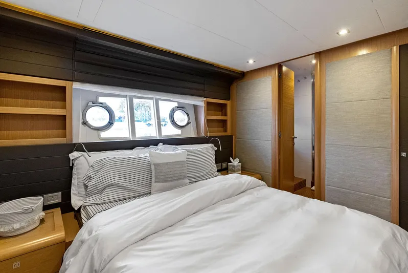 Bon Bon Yacht Photos Pics 