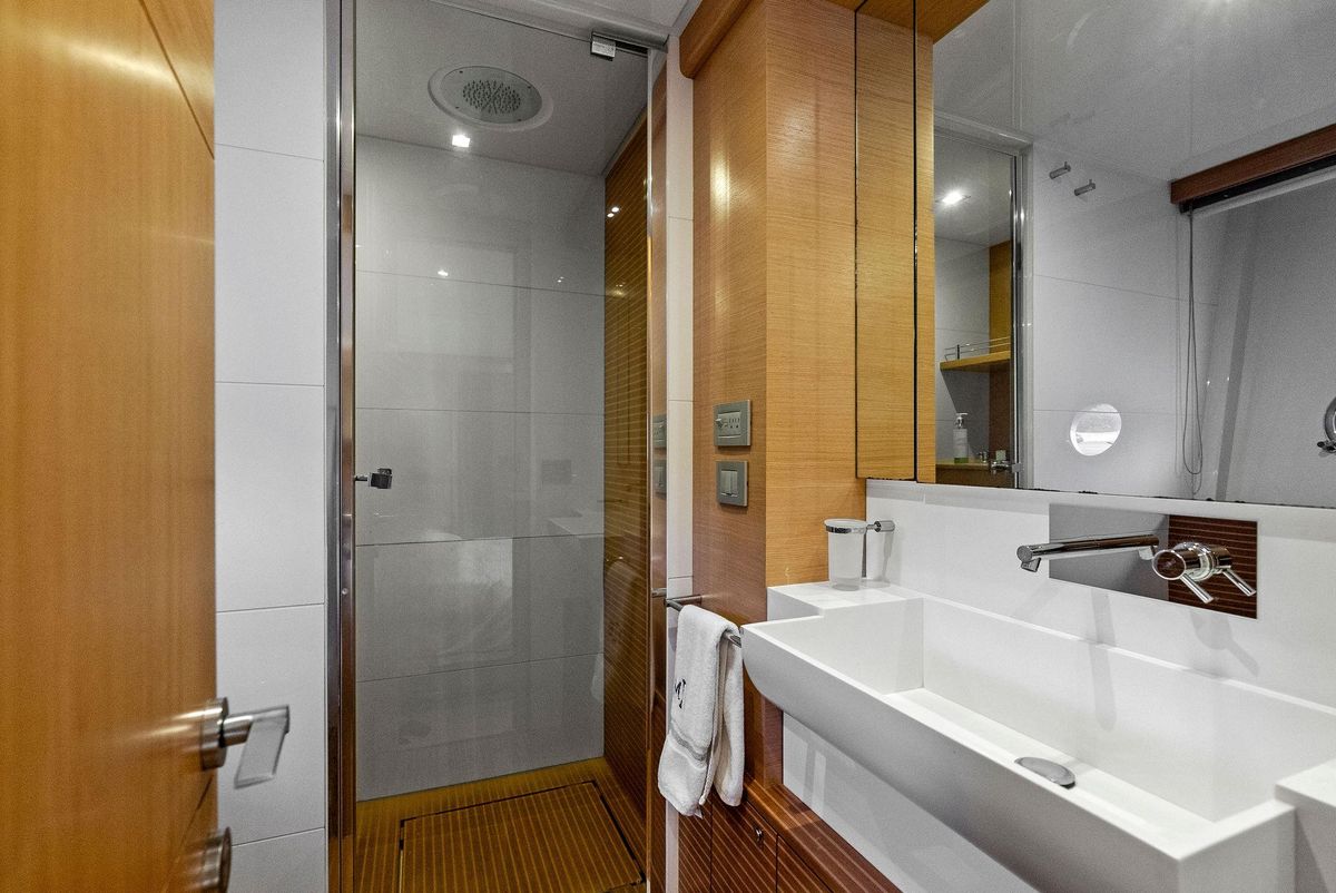 2012 Ferretti Yachts 80 