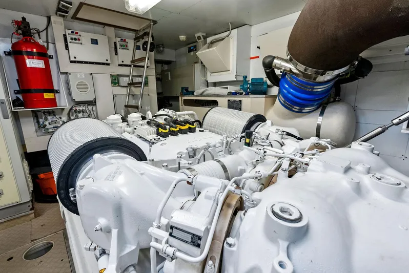 Bon Bon Yacht Photos Pics 