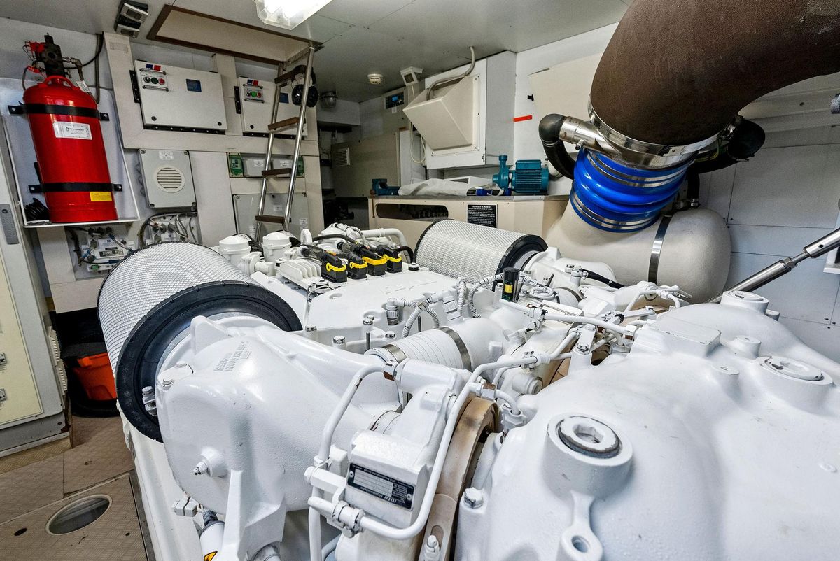 2012 Ferretti Yachts 80 