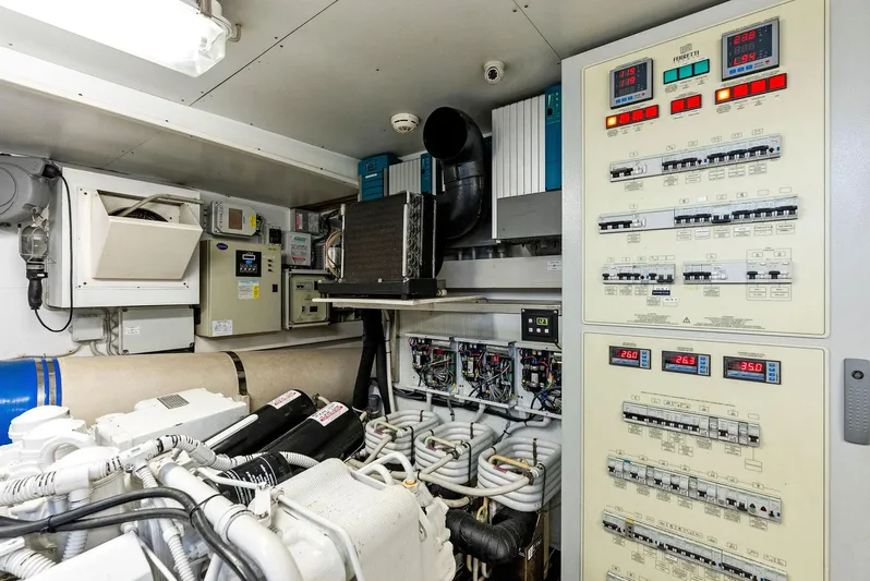 Bon Bon Yacht Photos Pics 