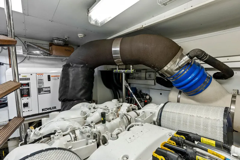 Bon Bon Yacht Photos Pics 