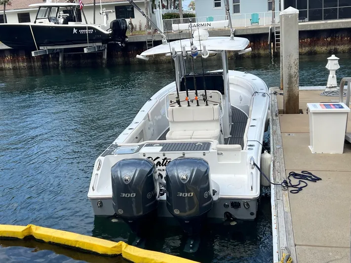 Katie Days Yacht Photos Pics Sea Hunt 30 KATIE DAYS - Aft Profile At Dock