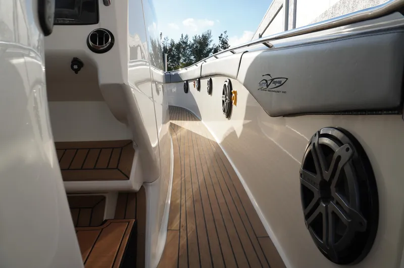  Yacht Photos Pics 2015 MTI 42 XSF boat with teak deck and sleek design.