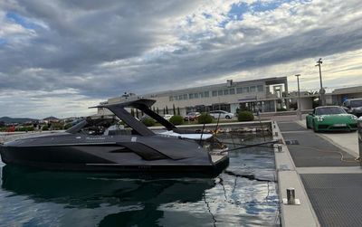 Yacht