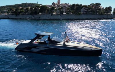 Yacht