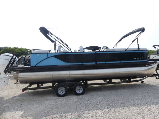 Godfrey Sweetwater 2486 QS