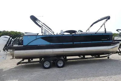 Godfrey Sweetwater 2486 QS