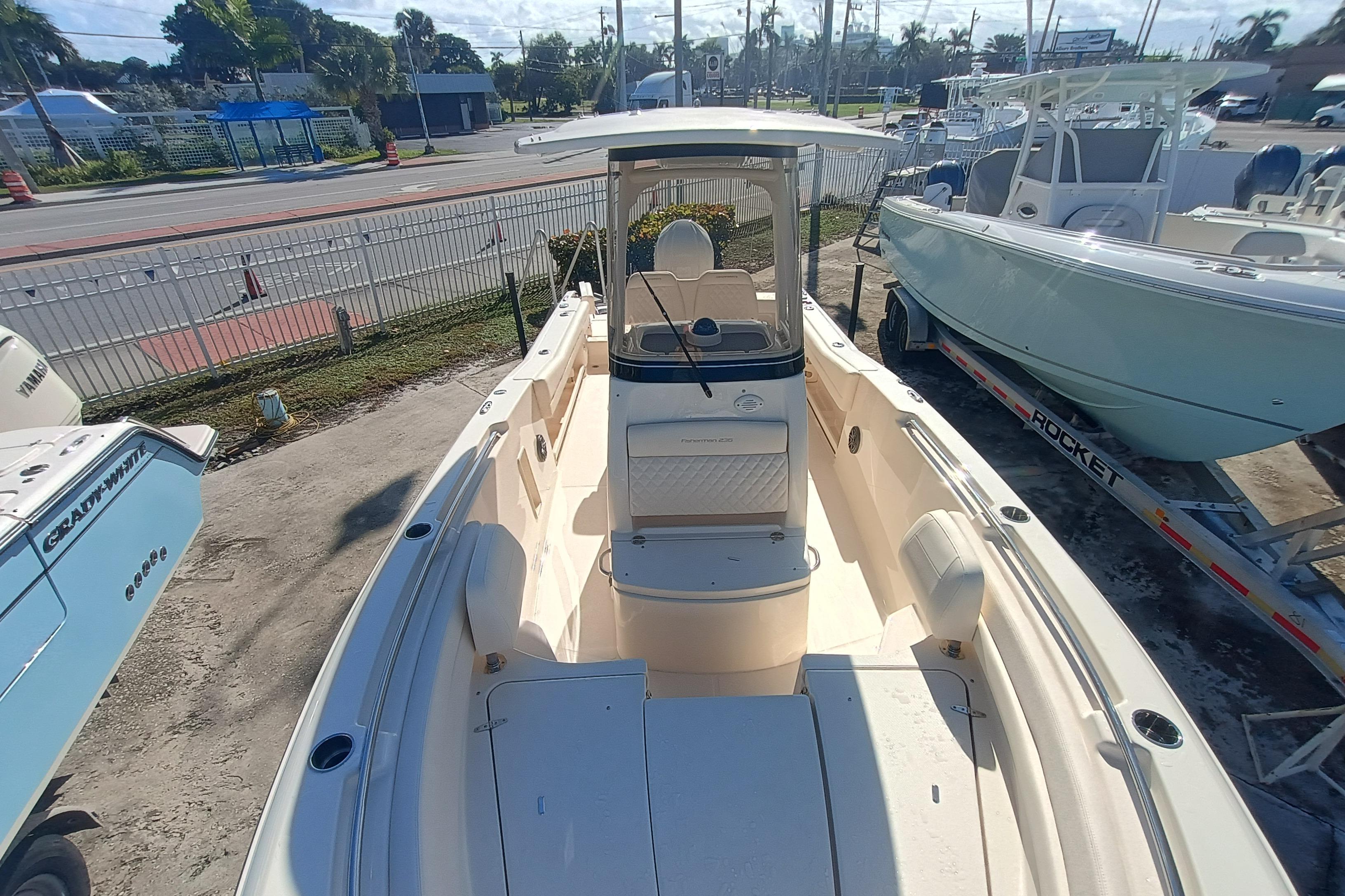 2026 Grady-White Fisherman 236 - Image 12