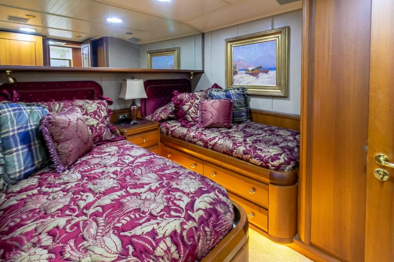 Chairman Yacht Photos Pics 