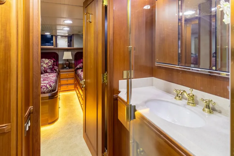 Chairman Yacht Photos Pics 