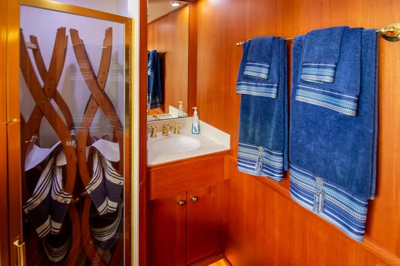 Chairman Yacht Photos Pics 