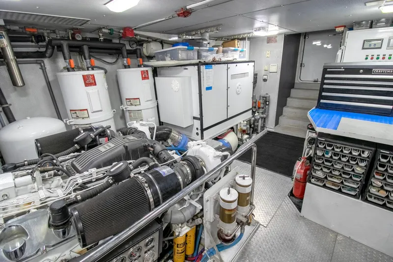 Chairman Yacht Photos Pics 