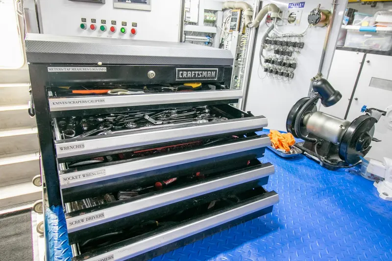 Chairman Yacht Photos Pics 