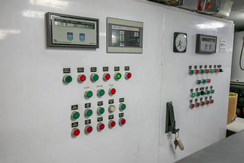 Chairman Yacht Photos Pics 