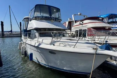 Carver 350 Aft Cabin