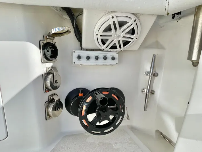 Scapecat Yacht Photos Pics 