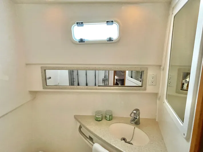 Scapecat Yacht Photos Pics 