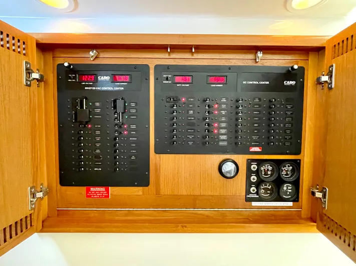 Scapecat Yacht Photos Pics 