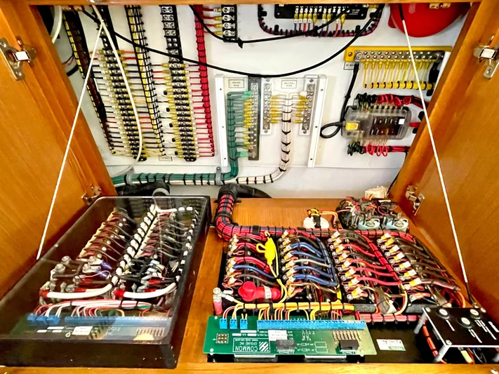 Scapecat Yacht Photos Pics 