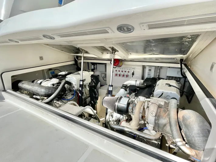 Scapecat Yacht Photos Pics 