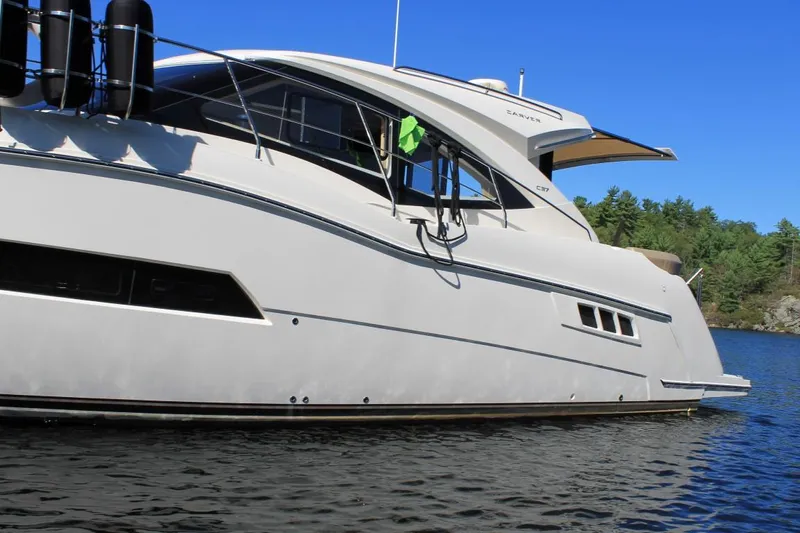  Yacht Photos Pics stern qtr