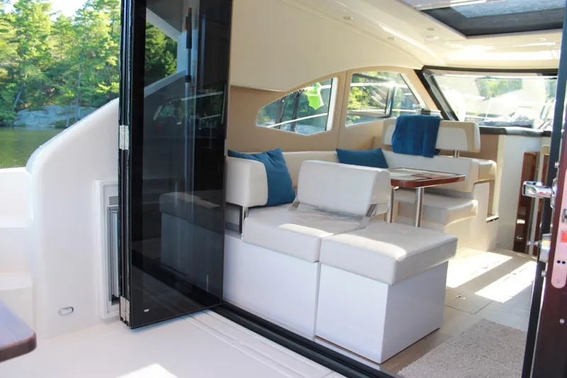  Yacht Photos Pics reversible-seat faces cockpit