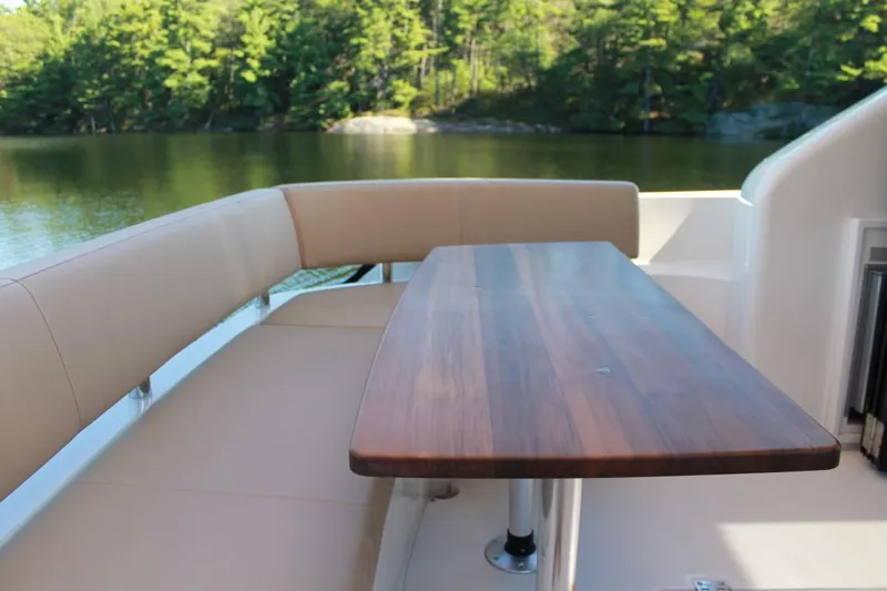  Yacht Photos Pics cockpit dinette