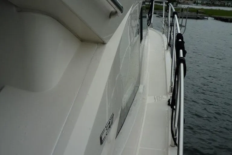  Yacht Photos Pics sidedeck