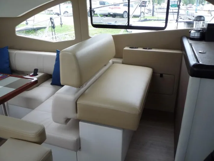  Yacht Photos Pics salon seating port