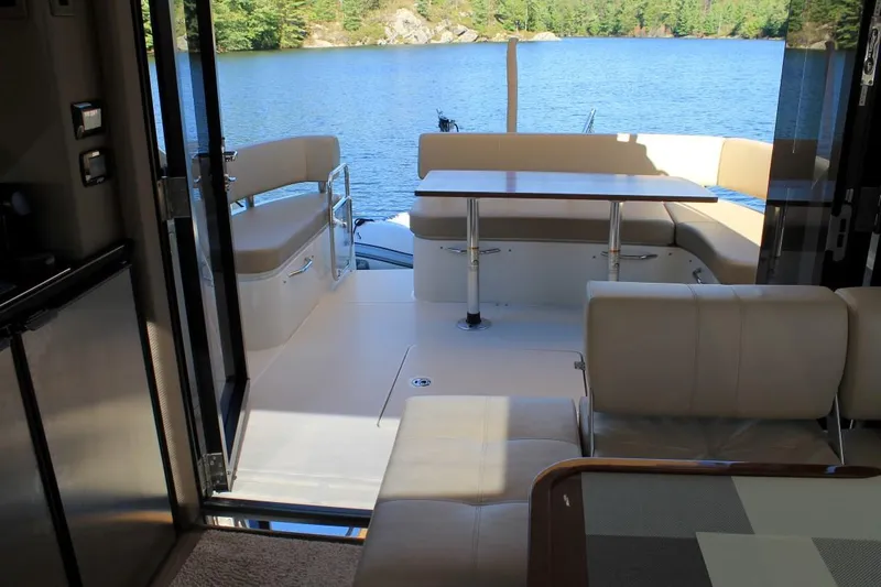  Yacht Photos Pics salon looking aft