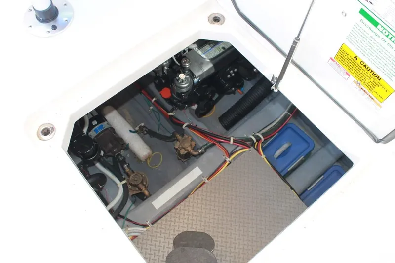  Yacht Photos Pics engine hatch