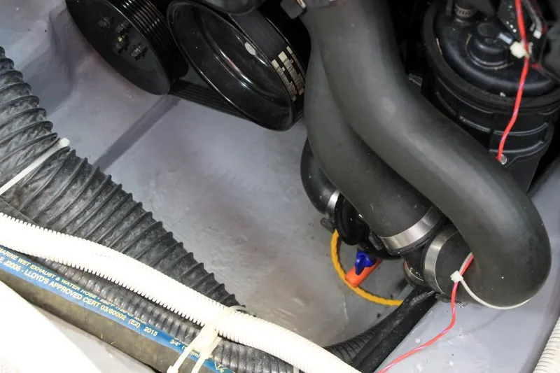  Yacht Photos Pics engine bilge-clean