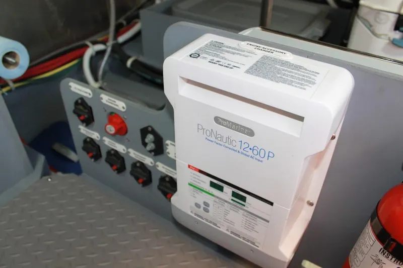  Yacht Photos Pics engineroom panel & charger