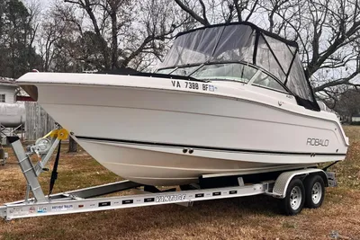 Robalo R227 Dual Console