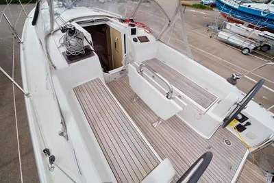 2020 Beneteau Oceanis 30.1