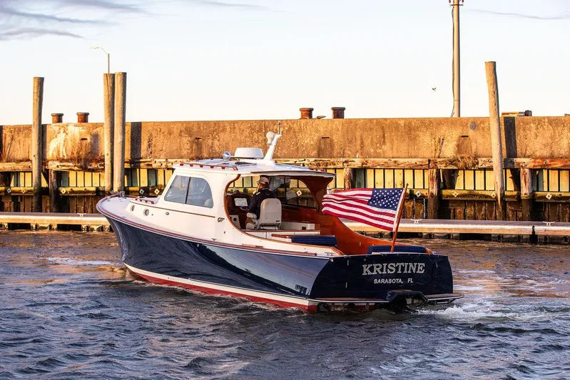 Kristine Yacht Photos Pics 