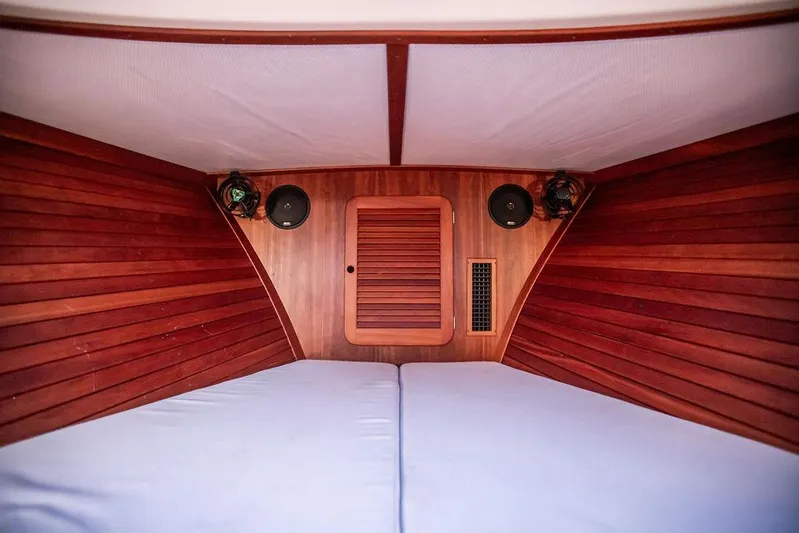 Kristine Yacht Photos Pics 