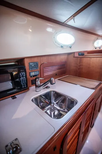 Kristine Yacht Photos Pics 