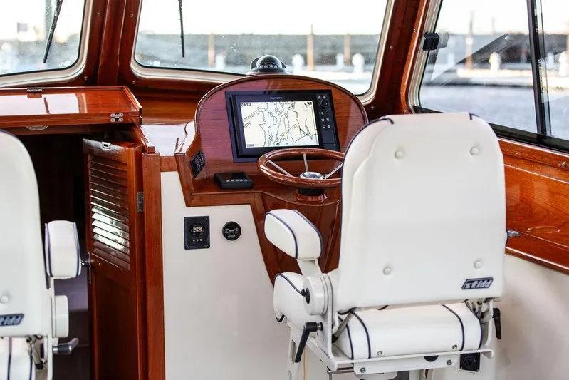 Kristine Yacht Photos Pics 