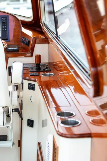 Kristine Yacht Photos Pics 