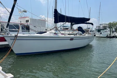 Catalina 320