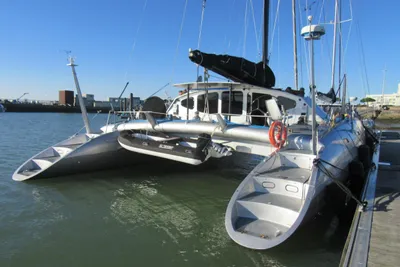 Catamaran Trimarine Carrera 57
