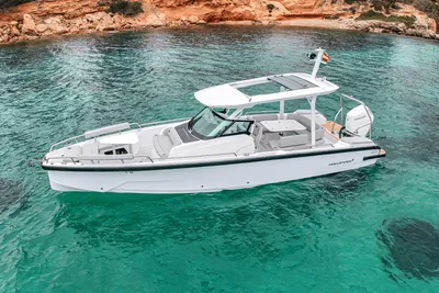 2025 Axopar 29 Sun Top
