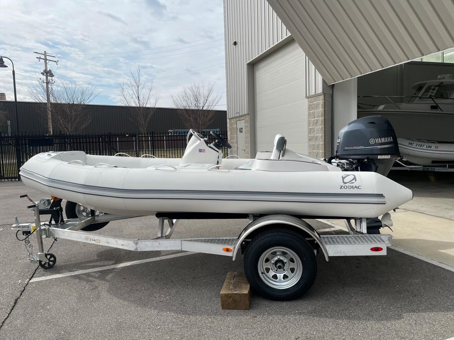 2023 Zodiac Yachtline 440 Deluxe NEO 60hp In Stock Rigid Inflatable