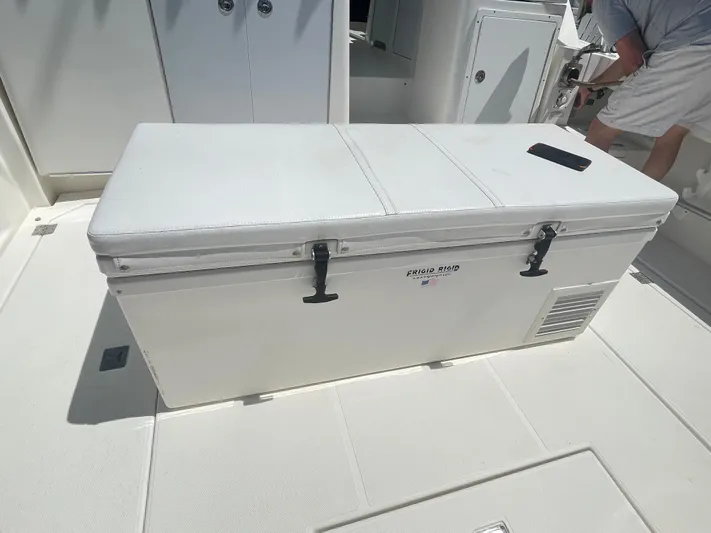 Busted Assets Yacht Photos Pics 