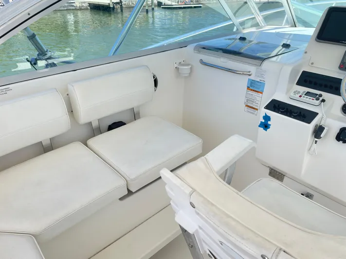 Busted Assets Yacht Photos Pics 