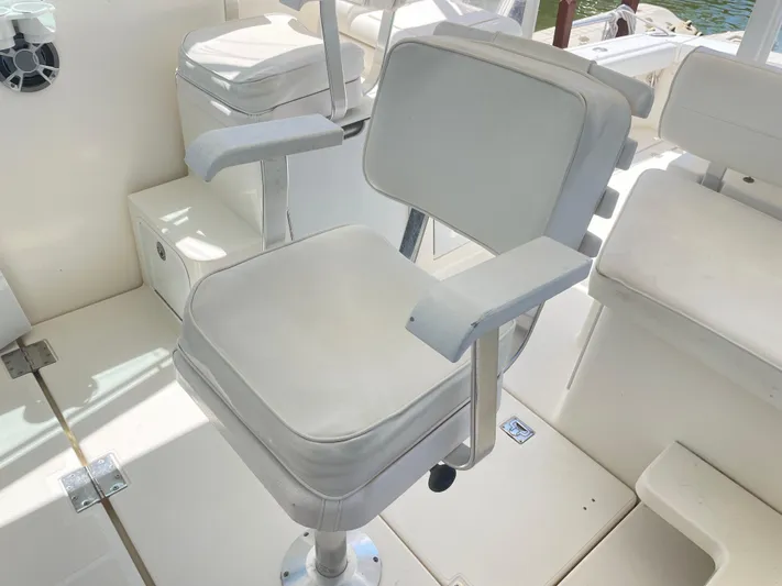 Busted Assets Yacht Photos Pics 